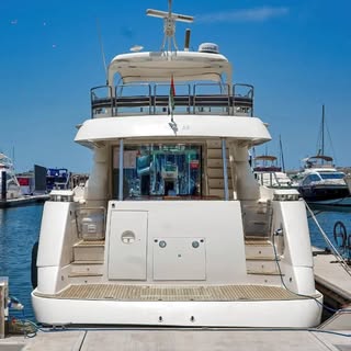 Dubai Yachts logo