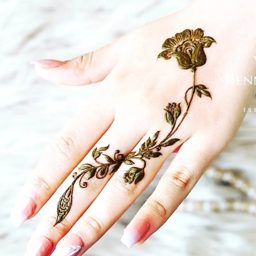 Henna Maleka logo