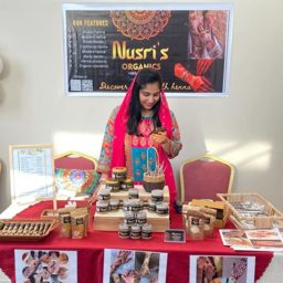 Nusri's Henna logo