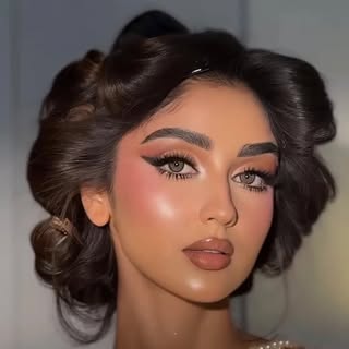 Latifa Makeup Artist logo