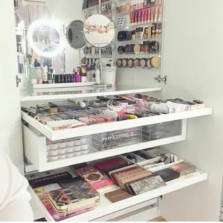Makeup by HKS logo