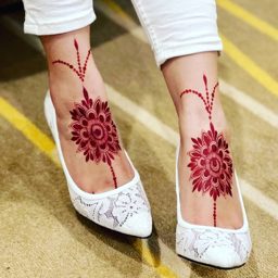 Henna Artist logo