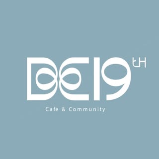 De 19th Cafè logo