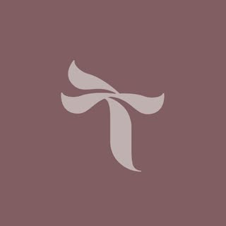 By Tres logo