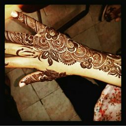Henna Naksh Kuwait logo