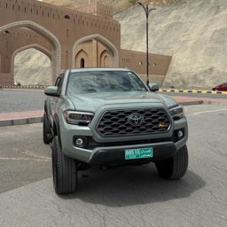 Cars for Sale in Oman logo
