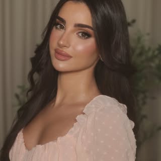 Nadia Makeup logo