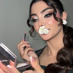 MoOn Makeup Artist logo