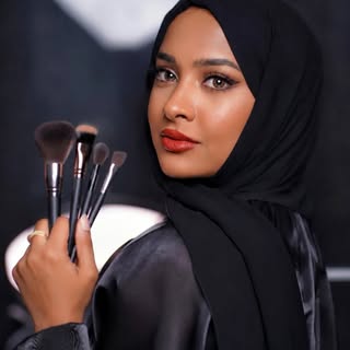 Bronzya Makeup logo